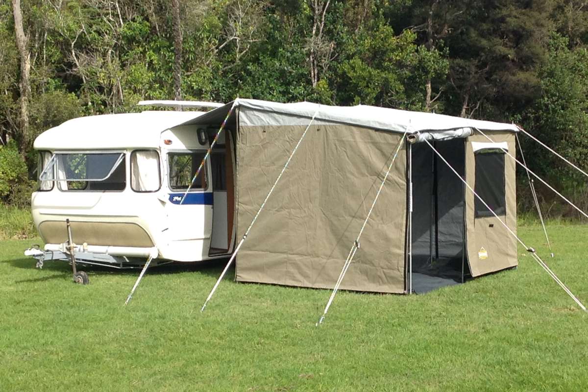 3m walk through awning by intenze.co .nz 6