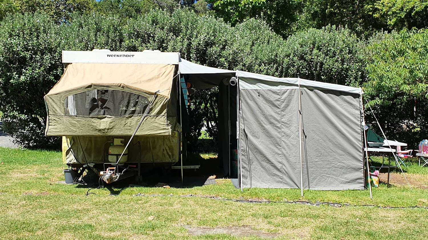 intenze.co.nz, walk through attached to a pop top !